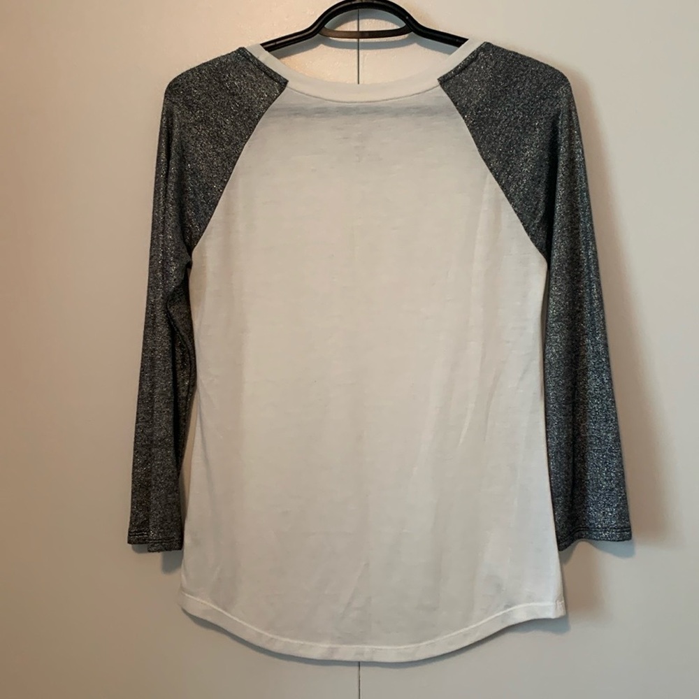 American Eagle 3/4 Sleeve Cream & Gray Sparkle Top Size Medium Fits Small - Picture 2 of 6